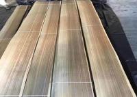 Le bois fumé d'eucalyptus de couleur claire plaquent pour la décoration d'hôtel