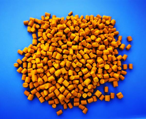 Yellow Plastic Color Masterbatch 20% Concentration Moldable Plastic Pellets