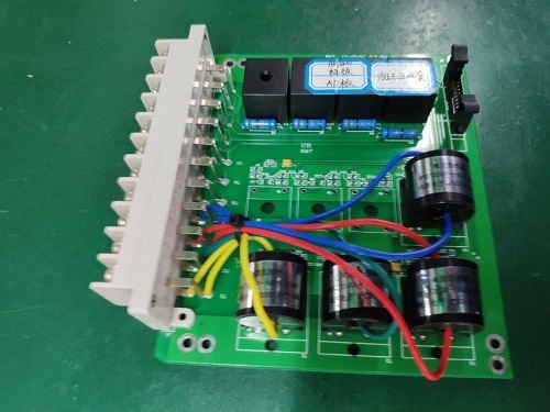 Assemblage de circuits imprimés (PCB) pour chargeur de voiture