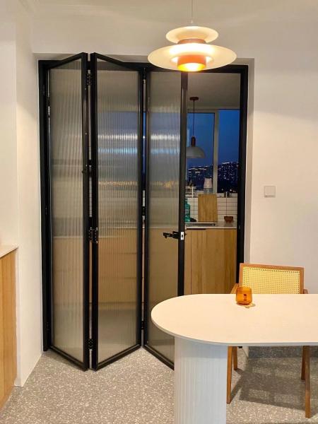 Self-Cleaning Glass Folding Windows - Hydrophobic Nano Coating