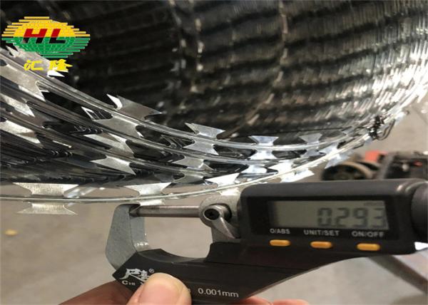 Fio sanfona de aço inoxidável cruzado da bobina de 500mm para a terra privada