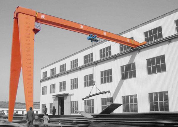 One Leg Industrial Gantry Crane Wireless Remote Control Type With Electric Hoist