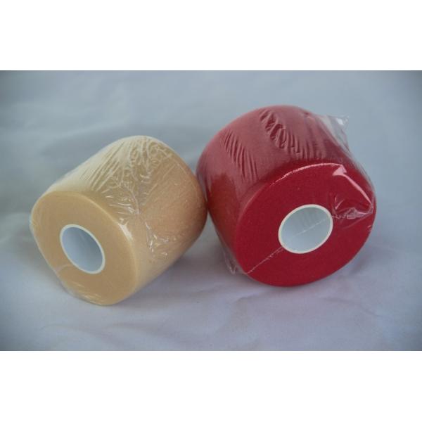 Ninguna espuma respirable adhesiva Underwrap de los deportes pre - envuelva la cinta
