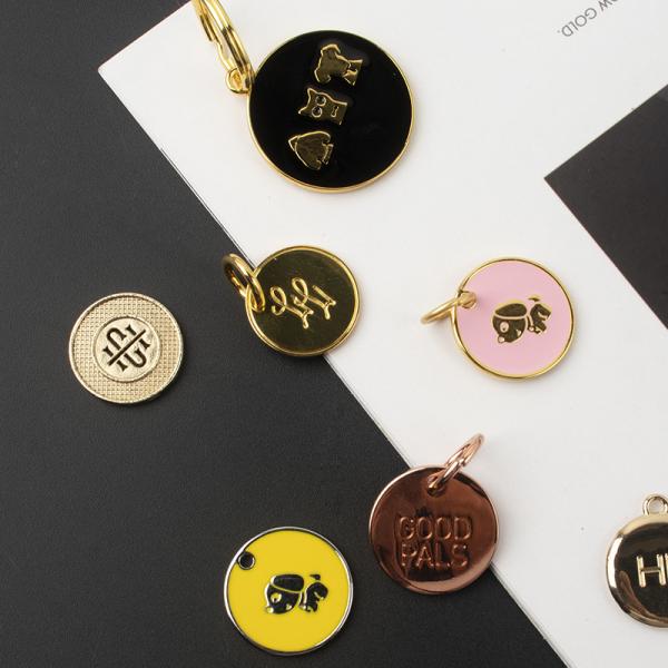 Etiquetas personalizadas de identificación de perros grabadas en acero inoxidable Etiquetas de nombres de perros lindos