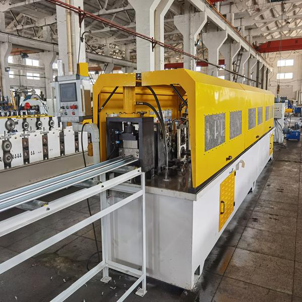 Máquina de fabricação de folhas de rolos de perfis de portas metálicas com obturador de HRF