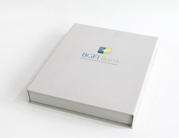 7 inch IPS Video Brochure Video In Folder with rechargeble battery and USB port
