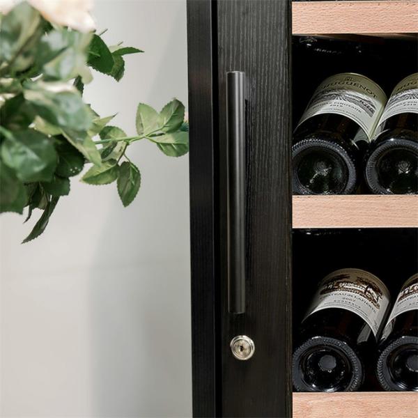 Single Zone Black Wood Drink Cabinet Lockable Kitchen Wine Cooler Furniture Armoire à boissons en bois noir à zone unique meuble de cuisine verrouillable