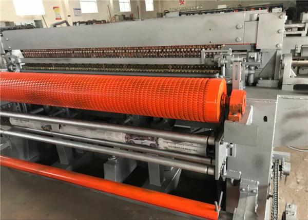 High Producing Wire Mesh Roll Welding Machine With Hole Size 10-100mm