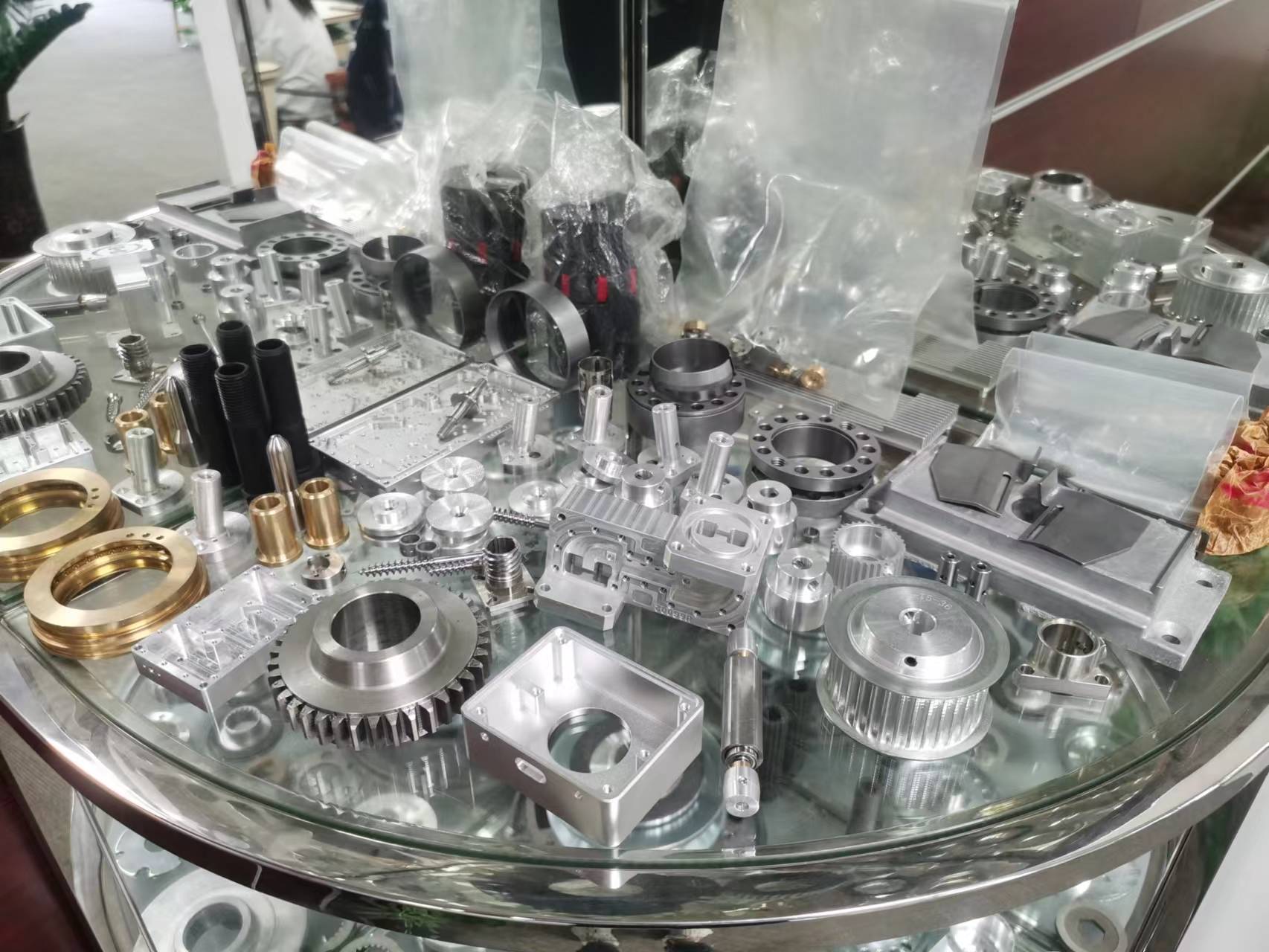 Механический токарный станок CNC частей разделяет CNC подвергая изготовленные на заказ части механической обработке вала мотора точности