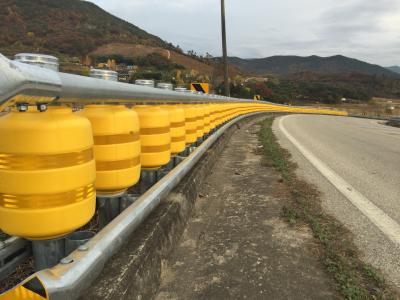 4 Meters Length Highway Roller Barrier High Corrosion Resistance for Mountain Roads Highway Protection