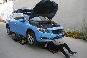 2.2kw Motor Power Portable Scissor Car Lift with CE Certification and Movable Design