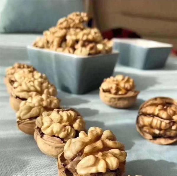 Свежие сырые Синьцзян 185 Орех светлый янтарный цвет в оболочке оптовая цена для продажи Amazon's самые продаваемые продукты