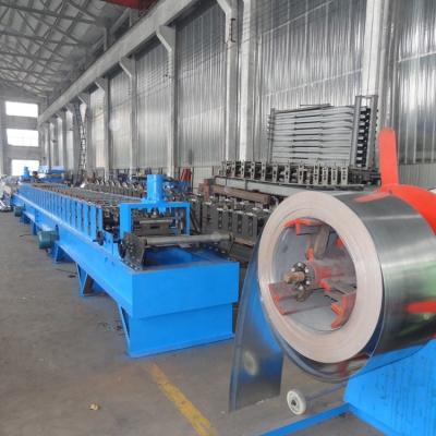 Cargo da cerca que forma a máquina