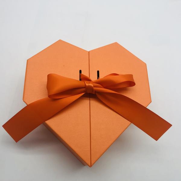 Coated Paper Cardboard Love Heart Boxes Bulk Gift Packaging ODM