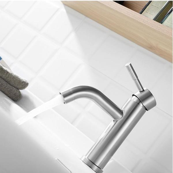 Fashionable Stainless Steel Kitchen Basin Faucet with Long Spout and Single Handle