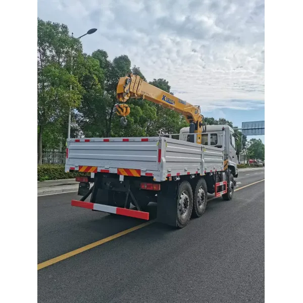 Dongfeng Heavy-Duty 6X6 10t Truck with Hydraulic Crane