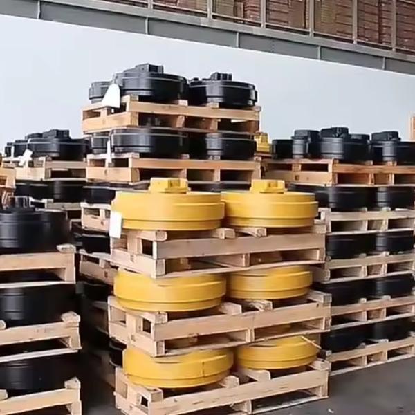 Competitive KM3917/KM3918 Track Support Wheel for Komatsu D155 D275 D375 Bulldozer