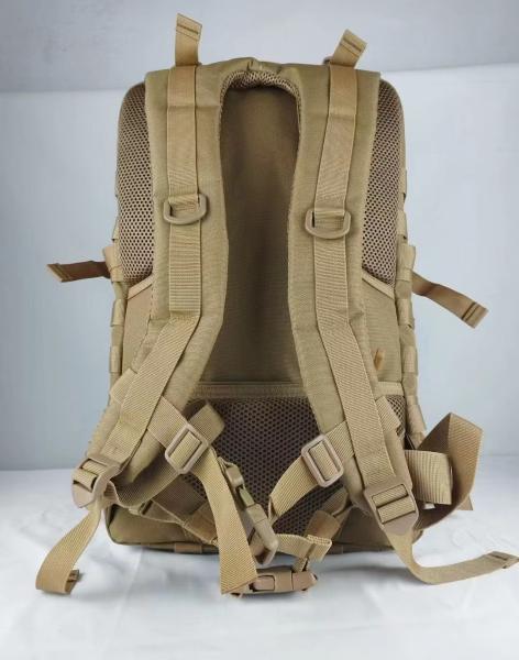 600D Oxford Fabric Waterproof Backpack Straps and Pom Buckle 47*35*15cm Materials