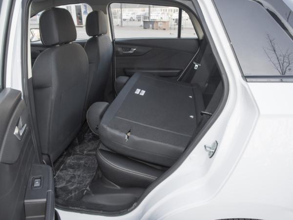 Veículo utilitário elétrico de longo alcance 3,74 m de comprimento 5 portas 4 lugares hatchback
