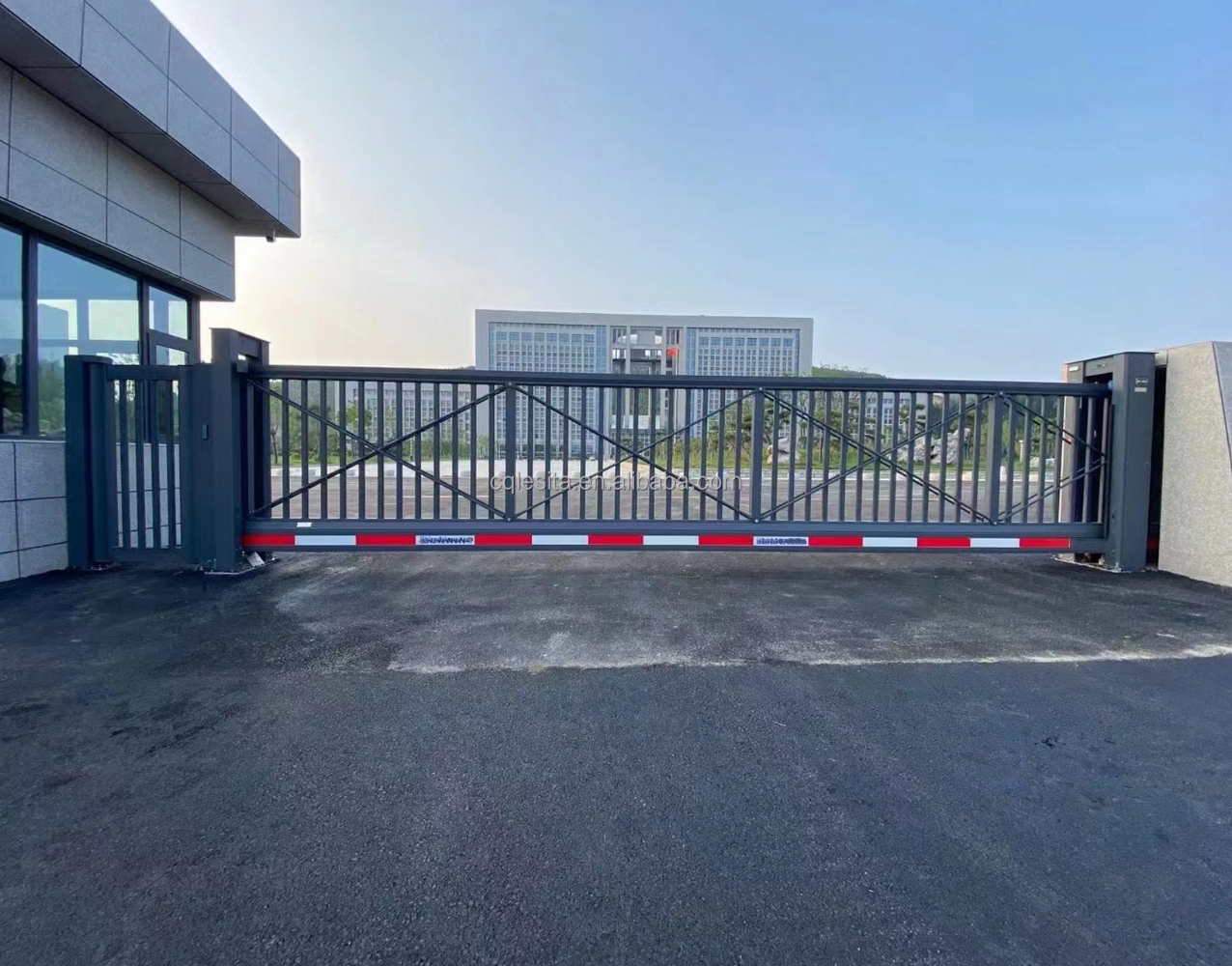 Modern Auto Aluminum Security Gate Commercial Outside Sliding Entrance Main Door Motorized Telescopic Outdoor Factory Gate