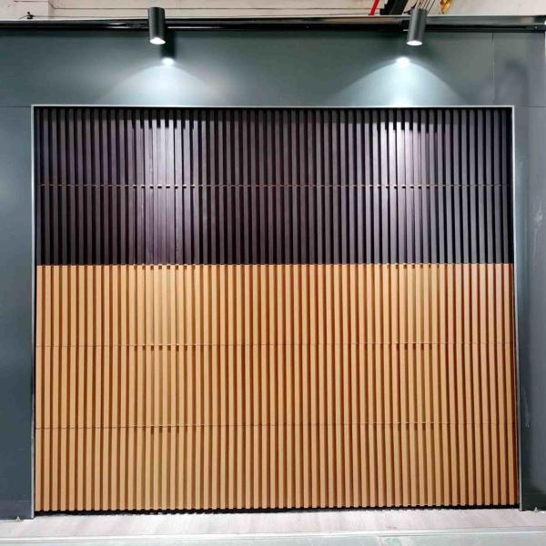Moda Portas de garagem elétricas Grelha Madeira maciça Portas de garagem seccionais