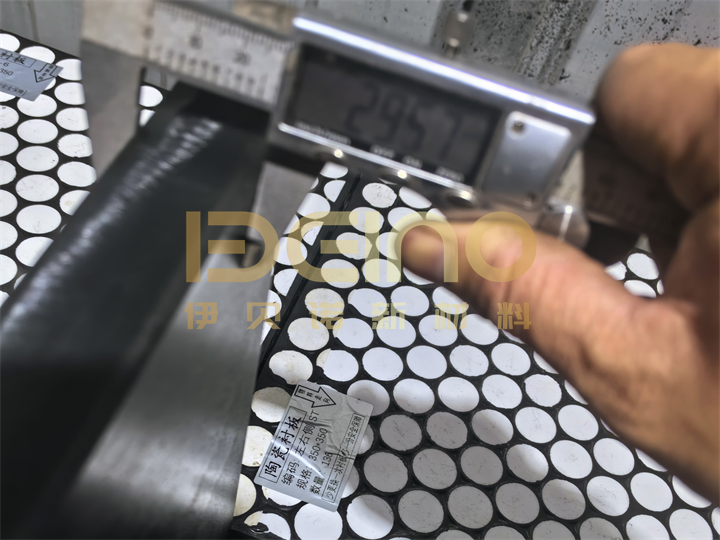 HRA85 Hardness Rubber Ceramic Liners Impact Resistant Ceramic Wear Liner