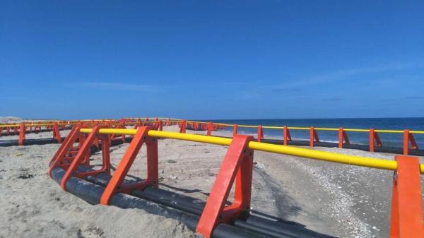 Deep Open Sea HDPE Triangular Brackets Fish Cage with 315mm Floating Pipe in Black and Yellow Design