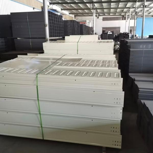 Largo 3m 6m bandeja de cable de acero galvanizado ISO9001 resistencia a la corrosión