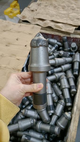 Desgaste alto - o cortador resistente do consumo de Cutter Head do mineiro contínuo escolhe/picareta cônico