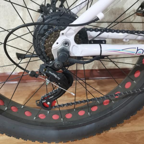 Изготовленный 26 дюймовый электрический велосипед с жирными шинами с литийным аккумулятором мощностью 48 Вт 500 Вт