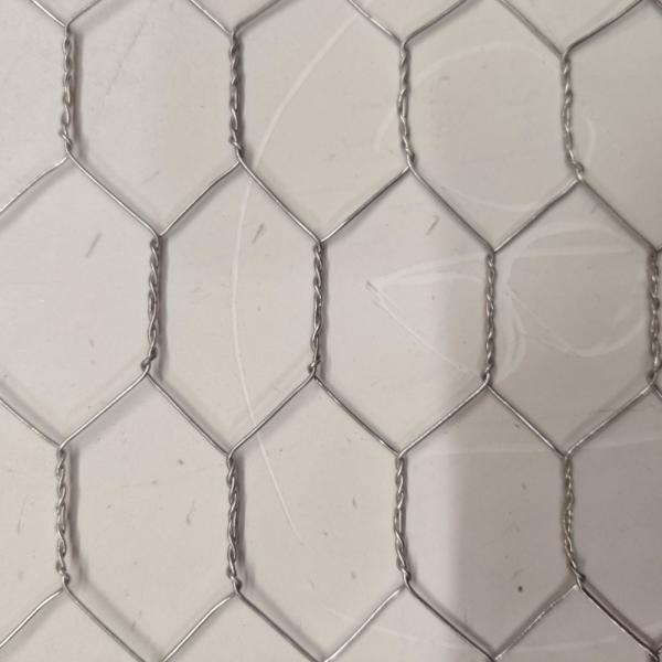 PVC Coated Twist Hexagonal Wire Mesh For Poultry High Anti Rust Flexible High Permeability