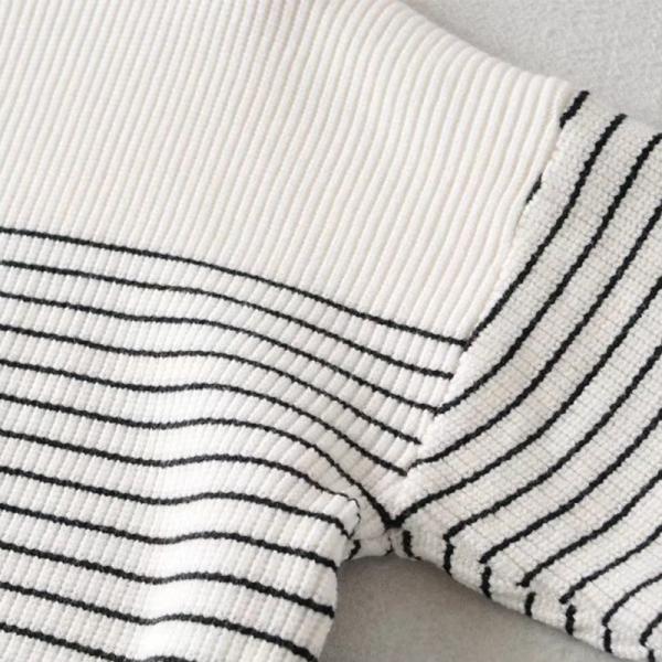 100% Polyester 7GG Color Block Striped Sweater Soft Knitted Tops With Zipper