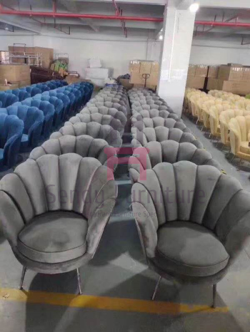 Velvet Single Sofa Chair Pink Color Flower Shape Solid Structure With Armrest