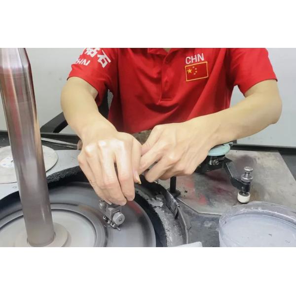 Человек вырастил в лаборатории алмаз свободный алмаз культивированные алмазы настоящие алмазы ювелирные изделия