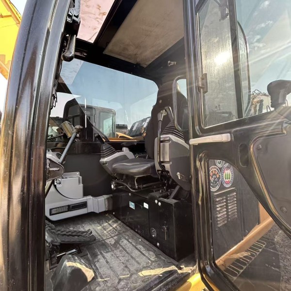 Hot Selling Ready to Ship  307E2 7Ton Crawler Hydraulic Low Hours Good Condition Used Mini Excavator for Sale