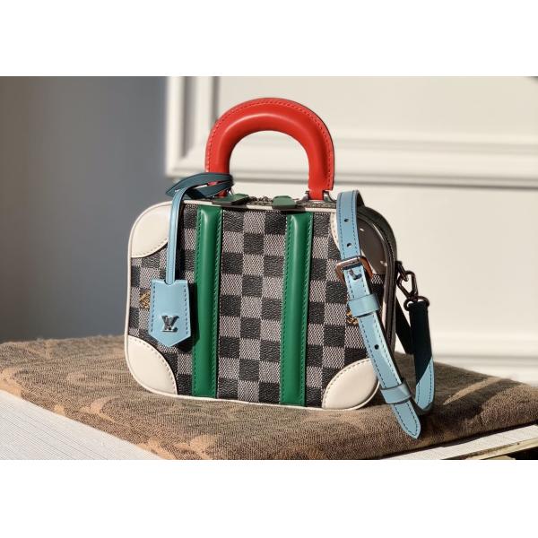 Single Strap Square Leather 20cm Womens Travel Handbag For Ladies