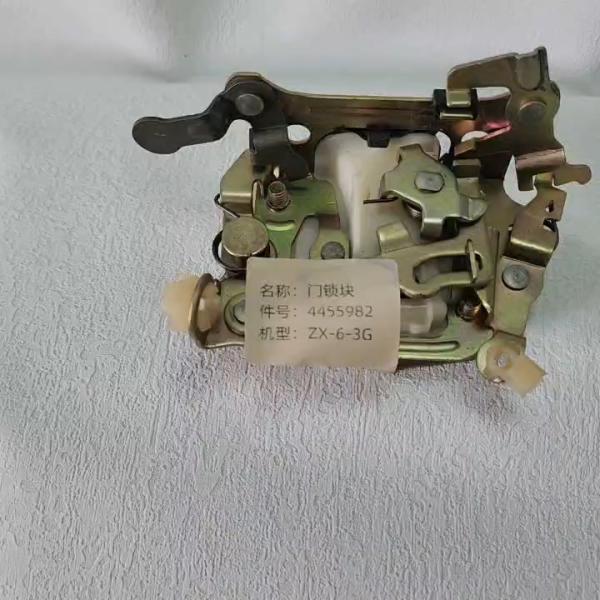 4455982 pour les équipements de machines de construction à verrouillage à serrure de porte ZX-6-3G