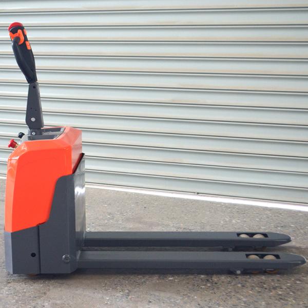 Poids de traction nominale 2000 kg 3000 kg 1,5 tonne Hauteur de levage 200 mm