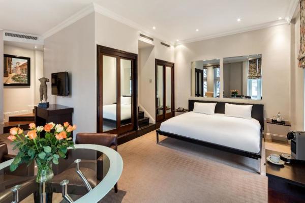Johor Interior design for hotel furniture by Mahogany wood bed with Combined desk table with TV cabinets