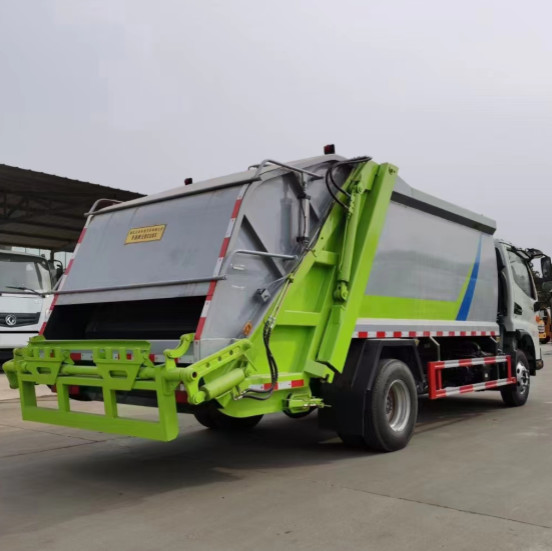 Sanitation Garbage Truck Dongfeng Garbage Truck In Dubai Reverse Gear 8280x2850x2350mm
