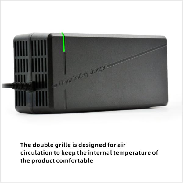 Прочный пластиковый корпус Интеллектуальные зарядные батареи лития YM-R15-SK