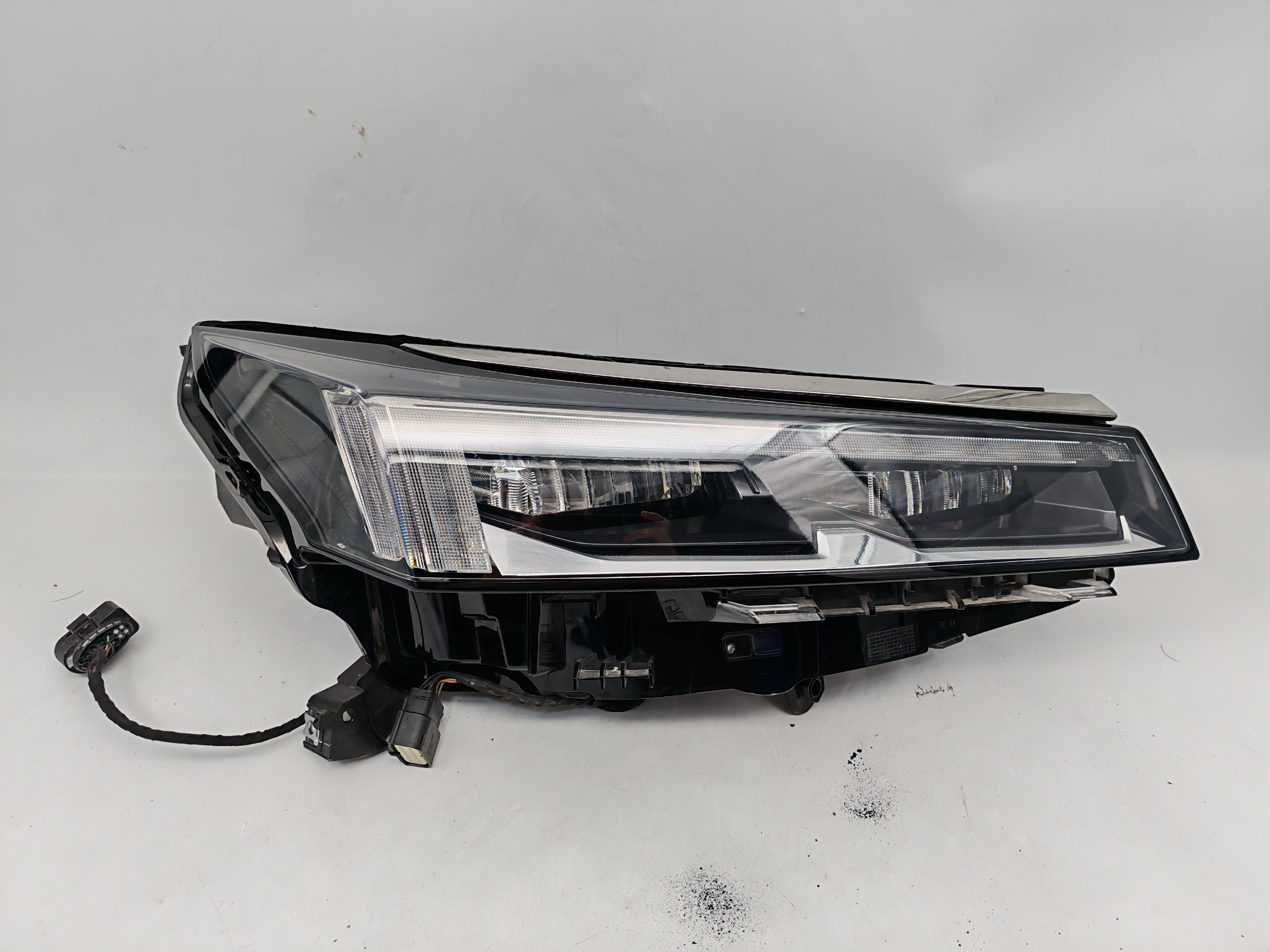OEM 7210012CMV0300 Right Headlight Assembly for TRUMPCHI M8 2023+