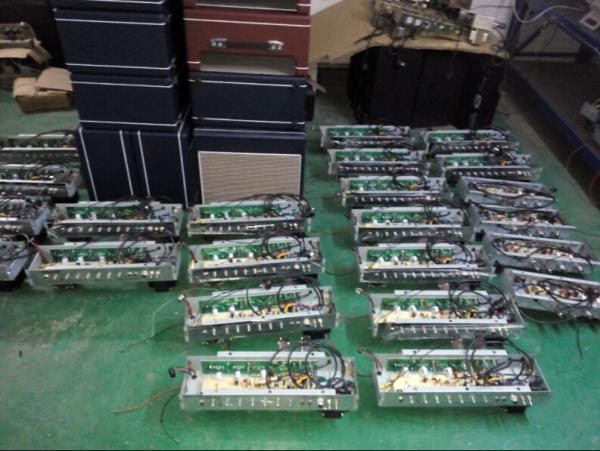 Vox Style All Tube Guitar Amplifier Combo 30W with ReverbGain, Fat Switch, Treble, Bass, Middle, Volume, Reverb