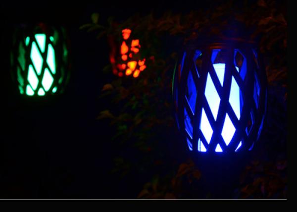 Luzes conduzidas solares de cintilação do jardim com a chama da dança para a decoração da jarda do caminho