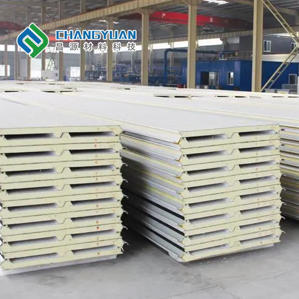 PU / PIR Sandwich Wall Panel Perfect Solution For Maintaining Heat In Building