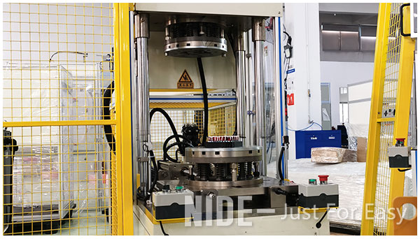 380V Coil Forming Machine For Small Medium Motor Stator