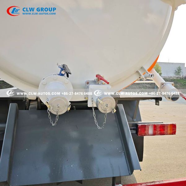 Sinotruk HOWO NX 20m³ Right-Hand Drive Sewage Suction Truck with Corrosion Resistant Vacuum Tanker for Municipal Waste