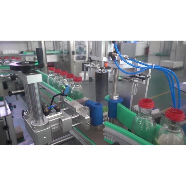 Fully automatic double head round bottle labeling machine CH-306 neck label automatic labeling machine