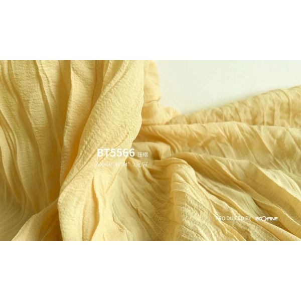 Fluffy texture Polyester Yarn Fabric 87GSM Comfortable Soft Shirt Fabric