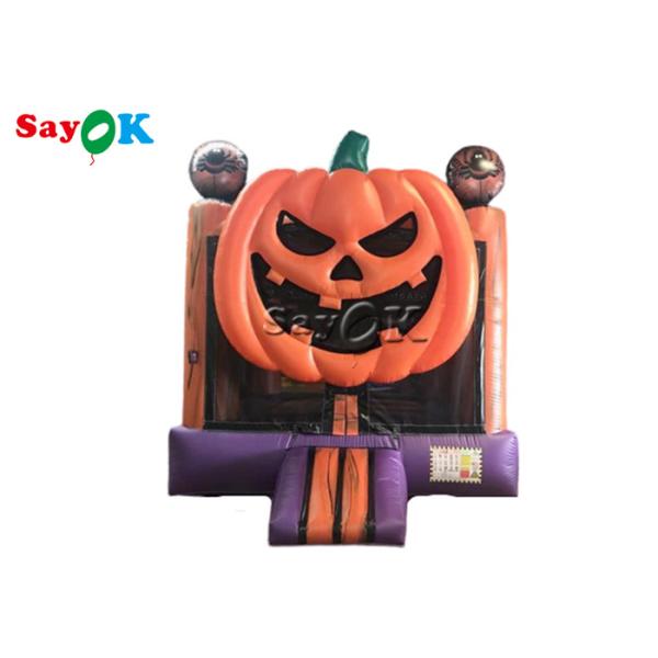 Взрослый скача прыжок хеллоуина тыквы замка раздувной